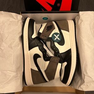 Jordan 1 Retro High - Dark Mocha